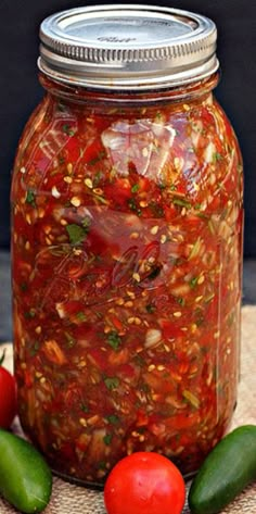 Homemade Salsa - 18 different recipes to try! Sauces To Can, Pepper Recipes For Canning, Homemade Salsa Recipe, Salsa Recipes, Vegan Party, Pasta Fatta In Casa, Homemade Salsa, God Mat, Taste Test