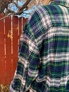 Oversized green flannel with bedazzled sleeves. Perfect for fall! Size: medium/large (fits better as oversized) Model: 5'9 Hand wash only Acid Wash Shirt, Fall Flannel, Flannel Fashion, Custom Top, Green Flannel, Oversized Flannel, Marvel Shirt, Country Fashion, Festival Tops