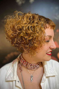 Woman with a very short a-line bob and micro bangs Bob With Micro Bangs, Styled Bob, Cute Short Curly Hairstyles, Micro Bangs, A Line Bob, A Line Bobs, New Haircut