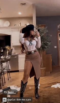 Picolandia Outfits Women, Vaquera Birthday Outfit, Banda Concert Outfit Women, Fall Jaripeo Outfits, Banda Outfit Mexican Concert, Mexican Fashion Outfits, Outfit Ranchero Mujer, Tejano Outfits Women, Grupo Frontera Concert Outfit