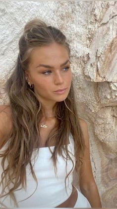 summer hair colors, easy hairstyles for long hair, cute hairstyles for school, cute simple hairstyles, fall hairstyles Brown Hair Inspo, Cute Simple Hairstyles, Honey Blonde Hair, Dark Blonde Hair, Brown Blonde Hair, Hair Problems, Summer Hair Color, Hairstyles For Long Hair, Hair Inspo Color