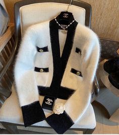 Chanel Outfit, Chanel Jacket, Super Rich, Rich Kids, Fantasy Dress, Chanel Fashion