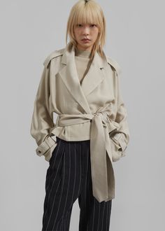 Faven Cropped Trench - Beige Trench Coat Street Style, Trench Beige, Cropped Trench Coat, Trench Coat Outfit, Denim Suit, Wardrobe Goals, Frankie Shop, Jackets Women, Paris Woman