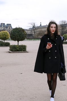 Fashion Blogger Veronika Lipar of Brunette from Wall Street sharing how to dress like a Parisian What To Wear In Winter, Dress Like A Parisian, Chic Parisian Style, 2024 Fashion Trends, Top Fashion Bloggers, Outfits To Wear, Fashion Collage, Stylish Outfit