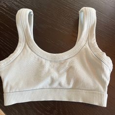 Practically Brand New!! Worn Once For Fashion! Casual Ribbed Alo Yoga Tops, Alo Yoga Ribbed Athleisure Top, Alo Yoga Casual Crop Top For Spring, Casual Alo Yoga Crop Top For Spring, Seamless Alo Yoga Tops, Alo Yoga Fitted Everyday Tops, Alo Yoga Fitted Tops For Everyday, Casual Seamless Tops By Alo Yoga, Alo Yoga Seamless Tops For Spring