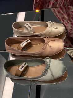 Goals 2024, Ballerina Shoes Flats, Summer Capsule Wardrobe, Aesthetic Gif, Cute Shoes, How To Look Pretty, Trending Shoes