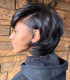 Chic Black Bob Haircut Balayage Lob, Shaggy Bob Hairstyles, Curly Lob, Dunner Wordend Haar, Angled Bob Hairstyles, Hairstyles Straight, Hairstyles Prom