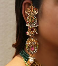 Long Earrings Indian, Mughal Jewellery, Indian Gold Jewellery, Mughal Jewelry, Vintage Indian Jewelry, Ear Jewellery, Antique Jewellery Designs, Antique Bridal Jewelry