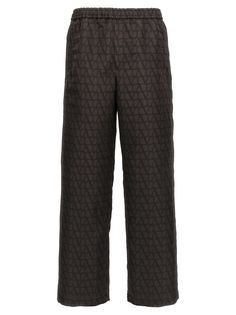 Silk faille cargo pants with all-over 'Toile Iconographe' print, elastic and drawstring at the waist, zip flap and pockets.VALENTINO GARAVANI'Toile Iconographe' Valentino cargo pantsTrue to size fit Valentino Pants, Cotton Cargo Pants, Women Cargo Pants, Mens Designer Shoes, Silk Trousers, Women Cargos, Cargo Pants Women, Cargo Trousers, Cropped Trousers