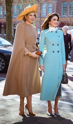 Queen Rania Fashion, Queen Rania, Royal Clothing, Estilo Real, Charlotte Casiraghi, Royal Outfits, Moda Vintage, Fashion 2020, Coat Fashion