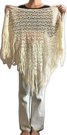 Crochet White, Boho Beauty, Crochet Wool, White Scarves, Thick Yarn, Fringe Scarf, White Crochet, Wool Yarn, Shawls And Wraps