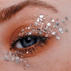 Sparkle Makeup Glitter, Sparkle Makeup, Same Or Different, Festival Makeup Glitter, Eyeshadow Glitter, Glitter Makeup Looks, Facial Makeup, Rave Makeup