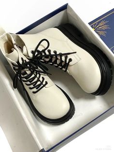 Korean Shoes, Dr Shoes, Preppy Shoes, Pretty Shoes Sneakers, Cute Shoes Heels, Cute Sneakers, Fancy Shoes, Cute Nikes, Girly Shoes