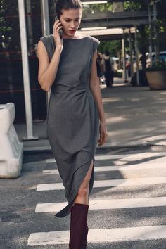 PLEATED WAIST MIDI DRESS - Anthracite grey | ZARA United States City Wear, Zara Fall, Street Style Fall Winter, Street Style Fall, Grey Midi Dress, Trade Fair, Dress Zara, Satin Midi Skirt, Cardigan Sweater Dress