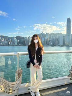 City View Aesthetic, Aesthetic Skyline, View Aesthetic, Hong Kong Fashion, Ootd Poses, Clothes Korean Style, Balance Sneakers, New Balance Sneakers