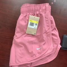 Nwt Nike Running Shorts Pink Color (Not Bright) Perfect Condition! Smoke And Pet Free Home Cute Workout Shorts, Nike Clothes Women, Pink Workout Clothes, Cute Nike Shorts, Flair Jeans Outfit, Athletic Shorts Outfit, Nike Fits, Pink Nike Shorts, Nike Stuff