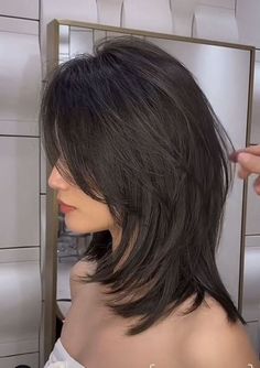 Hairstyle Tutorials, Layered Hairstyles, Asian Short Hair, Hair Inspiration Short, Hairstyles For Layered Hair, Haircut Styles, Shot Hair Styles, Hair Stylies, Haircuts For Medium Hair