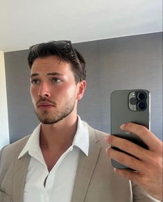 Suit Hairstyles Men, Short Old Money Hair Men, Smart Hairstyles Men, Old Money Hairstyles Men Short, Old Money Short Hairstyles, Short Mens Haircut Simple, The Wrong Bride Catharina Maura, Old Money Hairstyles Men, Dominic Davenport