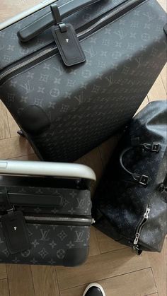 Capas Samsung, Louis Vuitton Luggage, Flipagram Instagram, Louis Vuitton Travel, Suitcase Bag, Handbag Essentials, Luxury Lifestyle Dreams