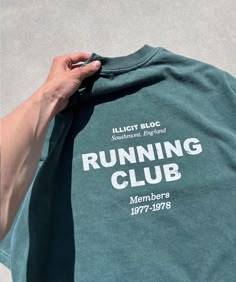 Minimal Shirt Design Inspiration, Run Club Aesthetic, Gym Merch, Branded Merch, T Shirt Basic, Training Logo, Run Club, Running Club