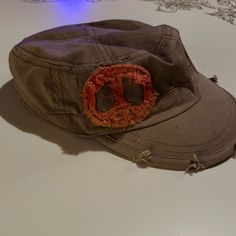 Distressed Bill Peace Sign Appliqu Adjustable Velcro Back Never Worn. Bundle With Me And Save 20% On 2 Or More Items!!! Distressed Brown Summer Hat, Weird Hats, Knives Chau, 70s Inspired Outfits, Hippie Hat, Silly Clothes, Grunge Hippie, Oc Inspo, Buy List