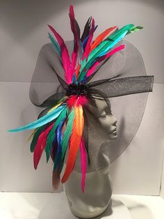 Derby Fascinator Diy, Diy Derby Fascinator, Derby Outfits For Women, Headdress Ideas, Horse Race Hats, Art Hats, Capitol Couture, Kentucky Derby Horses, Mini Hats