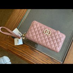 Not Sure What Brand It Is. Trendy Pink Clutch With Zipper Closure, Trendy Pink Clutch With Zipper, Chic Pink Clutch With Zipper Closure, Forever 21 Bags For Everyday Use, Chic Forever 21 Bag For Daily Use, Summer Clutch, Fur Clutch, Clutch Purse Black, Metallic Handbags