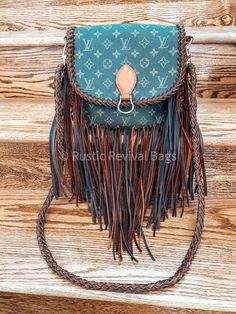 Lv Fringe Purse, Western Purses And Handbags, Rawhide Braiding, Western Bags Purses, Western Brown Bag With Fringe, Western Bags, Leather Fringe Handbag, Brown Western Bag With Fringe