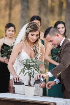 21 Unusual, Non-Traditional and Alternative Wedding Cake Ideas Tree Planting Unity Ceremony, Unity Plant Ceremony, Alternative Wedding Cake Ideas, Bridal Cape Winter, Tree Wedding Ceremony, Wedding Ceremony Unity, Pagan Wedding