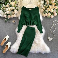 Shiny Knitting Skirt Long Sleeve Sweater Two Pieces Set
size


Tops :
chest:90-120cm waist:60-80cm length :46cm sleeve:66cm
Skirt:
Length:60cm waist:66-80cm Two Piece Long Skirt Set, Sweater Two Piece Set, Long Skirt Set, Sweater Skirt Set, Knit Two Piece Set, High Waisted Pleated Skirt, Knitted Suit, Ruffle Long Sleeve, Elegant Skirt