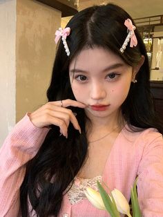 cutiekill-sweet-core-pearl-hair-clip-ah0313 Tutor Makeup, Korean Hair Clips Hairstyles, Wonyoung Hair Clip, Cute Hairstyles With Clips Korean, Cute Hair Clips Korean, Coquette Asian Girl, Beautiful Monster, Anime Lingerie, Fotografi Digital