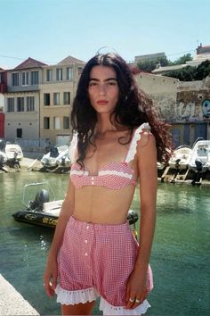 Summer Inspo Outfits, 90s Summer Outfits, Gingham Outfit, Vintage Summer Outfits, Chic Shorts, Nostalgic 90s, Italian Summer Outfits, 90s Summer, Stylish Shorts