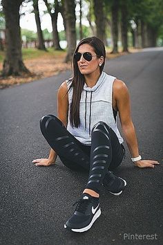 Weekly Workout Routine, Fitness Before After, Weekly Workout Routines, Cape Outfit, Look Legging, Working Out Outfits, Estilo Fitness, Fitness Outfits, Fitness Style