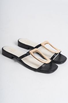 Amiyah buckle sandal black - Trendy shoes - Cute Vacation Collection at Lush Fashion Lounge Boutique in Oklahoma City Affordable Shoes, Trendy Sandals, Buckle Sandals, Cute Sandals, Women's Boutique, Black 7, Spring Shoes, Oklahoma City, Ladies Boutique