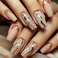 Quick Nail Art, Gold Nail Designs, Short Gel Nails, Nail Techniques, Nail Colors Winter, Stylish Nails Designs, Gold Nail, Pretty Nail Art Designs, Pretty Nail Art