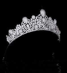 Grand Platinum Silver Plated 5A CZ Wedding Tiara Quinceanera Tiaras, Oc Inspo, Cosplay Accessories, Tiara Crown, Gowns Wedding, Animal Coloring, Royal Weddings, Wedding Tiara, Plate Design