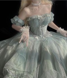 Pretty Dresses Princess, Victorian Ball Dress, Majestic Dress, Royalty Dresses, Pastel Green Dress, Dress Reference, Kawaii Outfit Ideas, Hourglass Dress, Pretty Quinceanera Dresses