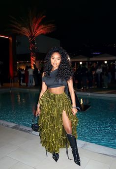 Blakely Multi-Wear Maxi Skirt- Green Outfits With Pleated Mini Skirts, Two Piece Maxi Skirt Set Formal, Funky Style Aesthetic, Birthday Look Black Women, One Music Fest Outfit, Satin Skirt Looks, Maxi Skirt 2022, Y2k Modern Fashion, Rihanna Aesthetic Outfits