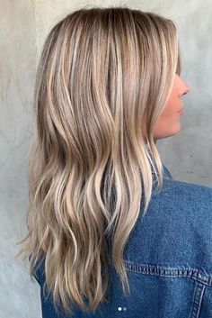 Brown With Blonde Highlights Straight Hair, Perm Highlighted Hair, Blonde In Your 40s, Bright Brown Hair With Highlights, Honey Blonde Hair 2023, Hairstyles For Medium Length Hair 40 Year Old, Hilite Lowlite Blonde, Hair Color Idea For Blondes, Blended Sandy Blonde Hair