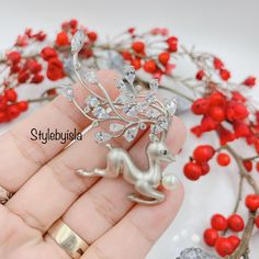 Size: Approximately4.5 *6.5 cm Reindeer brooch. Crystal brooch.Brooch for women.Mother's Day Gift. Silver pin.Diamond Bouquet pin.Christmas Present.Gift for her.Animal pin Welcome to our store StylebyIsla , where we proudly present this handcrafted  Brooch, adding a touch of romance and elegance to your everyday wear. Each  brooch is intricately adorned with sparkling zirconia stones, complemented by colorful zirconia accents at the tips, and centered with a lustrous pearl or crystal , creating Broche Bouquet, Diamond Bouquet, Silver Pin, Crystal Brooch, Must Have Items, Present Gift, Christmas Present, Mother's Day Gift, Feminine Style