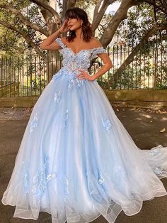 Neckline: Off-the-ShoulderSilhouette: Ball GownBuilt-in Bra: YesSleeve: SleevelessWaist: NaturalBack Style: Lace UpHemline/Train: Sweep/Brush Train Tulle Applique, Tulle Neckline, Cinderella Princess, Dress Quinceanera, Robes D'occasion, Prom 2023, School Prom, Prom Ball Gown, Blue Tulle