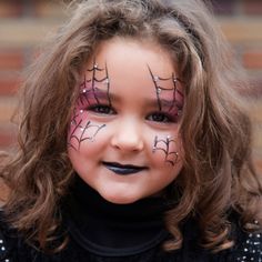 Halloween Makeup Kids, Sorciere Halloween, Simple Witch Makeup, Professional Halloween Makeup, Kids Witch Makeup, Kids Halloween Face, Face Painting Halloween Kids, Maquillage Halloween Simple, Halloween Makeup For Kids