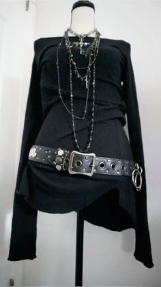 Y2k Black Outfit Ideas, Goth Tumblr Aesthetic, Outfit Display Ideas, 80s Goth Fashion Outfits, Deftones Outfit Concert, Metalhead Goth Outfit, Long Black Dress Goth, Cute Goth Winter Outfits, Black Lacy Outfits