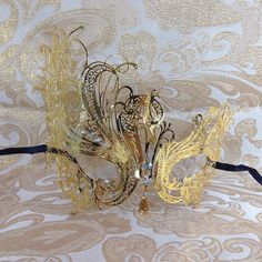 Luxury Gold Elegant Metal Laser Cut Venetian Halloween Ball Masquerade Mask Masquerade Mask Costume, Peacock Mask, Masquerade Halloween Costumes, Gold Swan, Venetian Masquerade Masks, Halloween Ball, Gold China, Halloween Costume Mask, Ball Mask