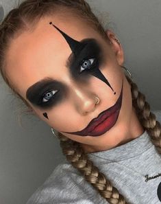 Halloween Zombie Makeup, Jester Makeup, Maquillage Halloween Simple, Makeup Zombie, Makeup Clown, Halloween Makeup Clown, Halloween Make-up Looks, Halloweenský Makeup, Holloween Makeup