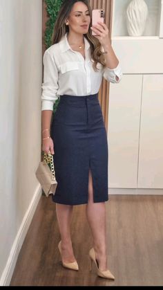 Classy Business Outfits Skirt, Formal Outfits For Women Skirt, Formal Skirt Outfit Classy, Skirt And Top Outfits Classy, Professional Skirt Outfits, Office Uniform For Women, Office Uniform, Ladylike Style, Office Women