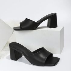 Olivia Mark - Fashionable Open-toe High Heel Slides with Square Heel in Black Open Toe High Heels, Shoe Sole, Flat Slipper, Workout Shoes, Vintage Belts, Pig Skin, Cross Straps, Olivia Mark, Chunky Heels