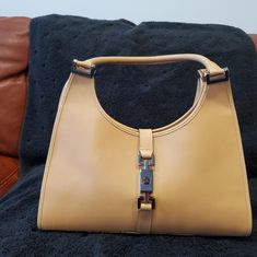 Gucci Vintage Tan Leather Med Hobo Shoulder Bag Gold Details Pristine Condition! Gucci Evening Tote Bag, Gucci Evening Tote Shoulder Bag, Gucci Tote Shoulder Bag For Formal Occasions, Gucci Formal Tote Shoulder Bag, Gucci Bags With Gold-tone Hardware For Formal Occasions, Evening Gucci Shoulder Bag With Detachable Handle, Formal Gucci Bag With Gold-tone Hardware, Chic Gucci Shoulder Bag For Office, Chic Gucci Shoulder Bag For Shopping