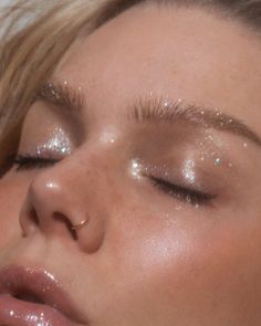 Pink Sparkle Makeup, Glitter Product, Sparkle Makeup, Sparkly Makeup, Linda Hallberg, M Instagram, Ethereal Makeup, Cool Makeup Looks, Beauty Inspo