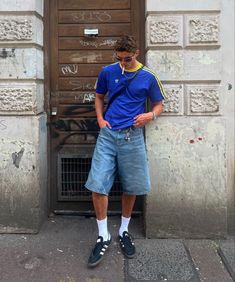 Europe Fall Outfits, Trendy Boy Outfits, Street Fashion Men Streetwear, Cool Outfits For Men, Fendi Shoes, Men Fashion Casual Outfits, Streetwear Men Outfits, Summer Outfits Men